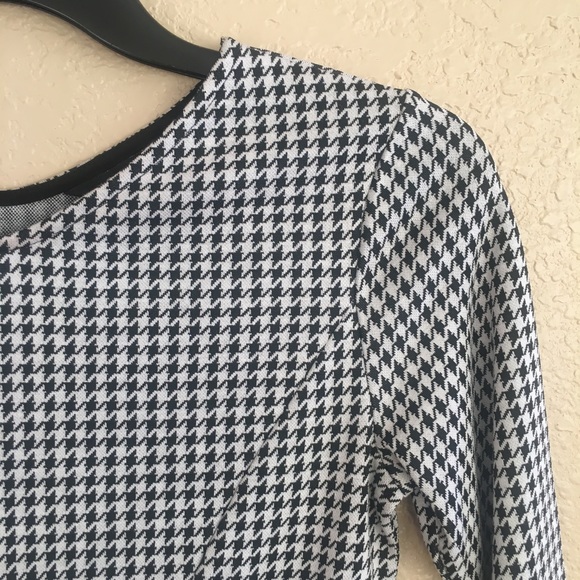 Checkered peplum Guess Top Equivalent to Xs - Picture 2 of 4